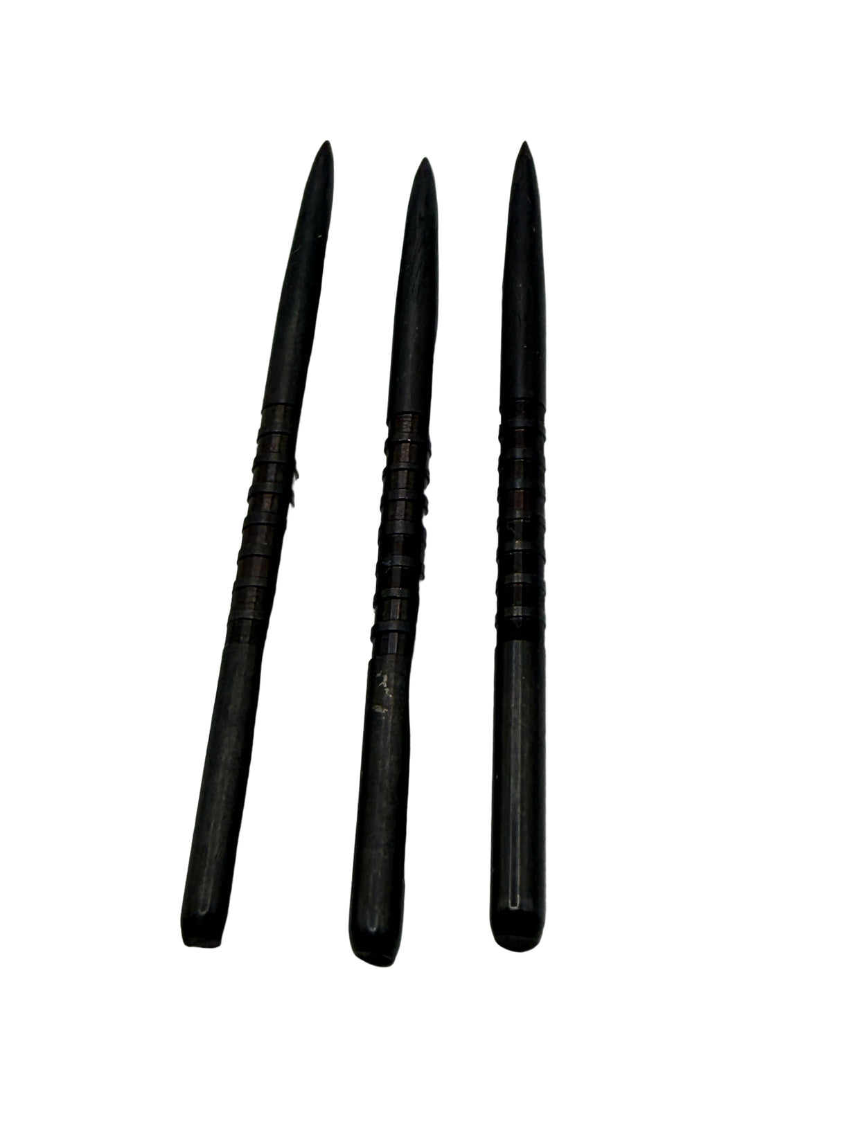 The 45mm size of the Taurus darts black fingergrip range