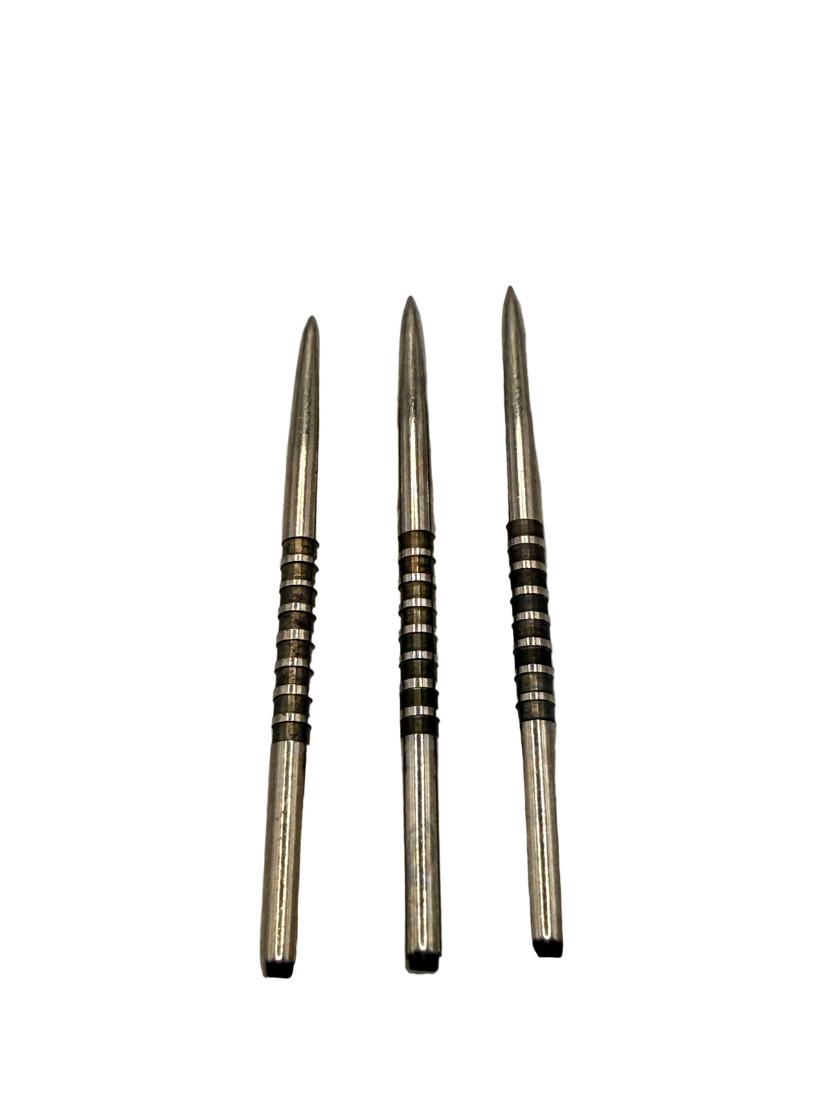 The 45mm size of the Taurus darts silver fingergrip range