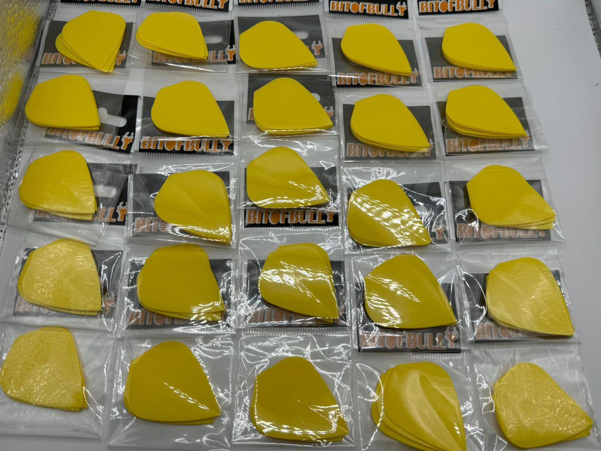 Yellow poly plain 75 micron Kite shape dart flights