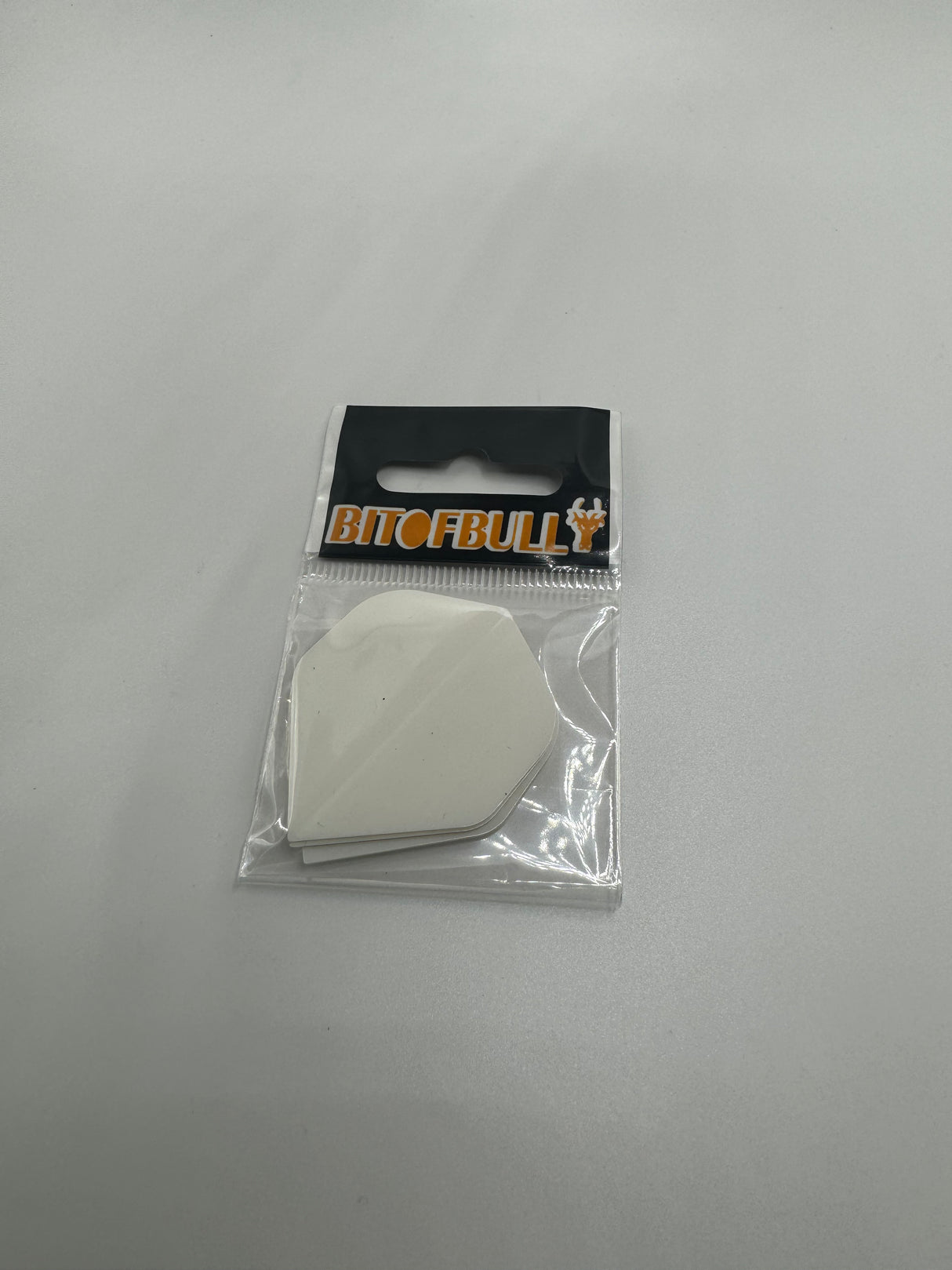 White poly plain 75 micron standard shape dart flights