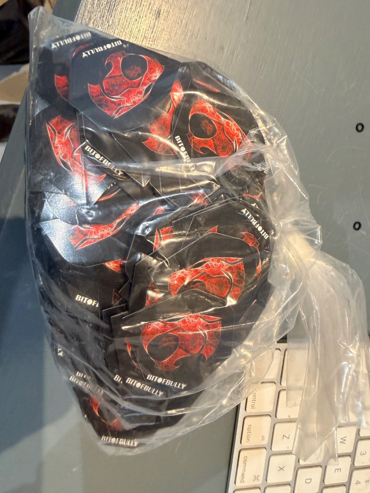 100 sets of loose dart flights Thundercat